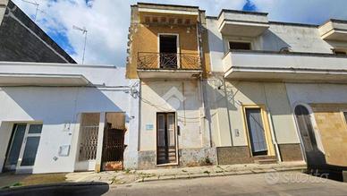 MULTILOCALE A LEVERANO