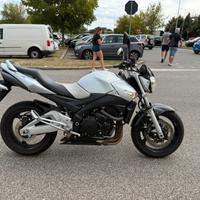 Suzuki gsr600