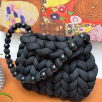 Borsa artigianale in maglia "Chunky" nera