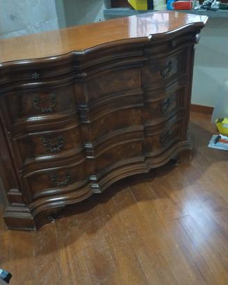 comò in noce con cassetti laminati in radica