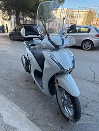 Scooter honda sh 350