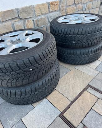 Gomme  Nokian M+S 205/55/16 91b + cerchi Audi