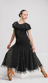 Gonna con spicchi in pizzo e finale bordato