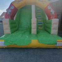 GONFIABILE SCIVOLO tema dinosauri
