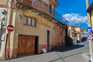 Palazzetto singolo a Nicolosi