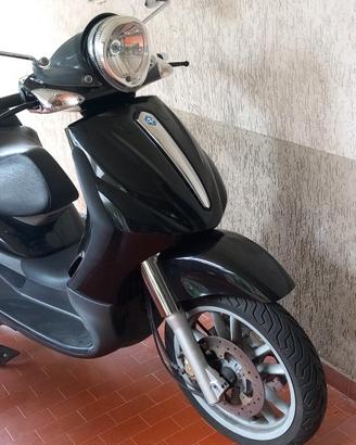 piaggio beverly 500cc.