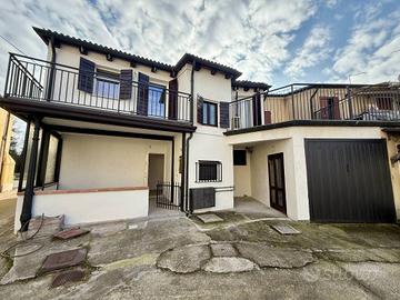 Appartamento di 85 m² con 5 locali e box auto a Mi
