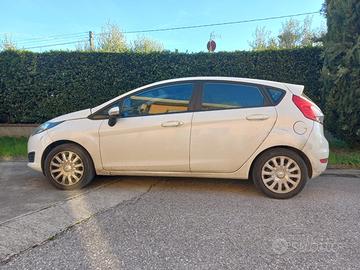 Ford Fiesta autocarro 4 posti