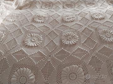 Coperte lavorazione a mano a uncinetto 