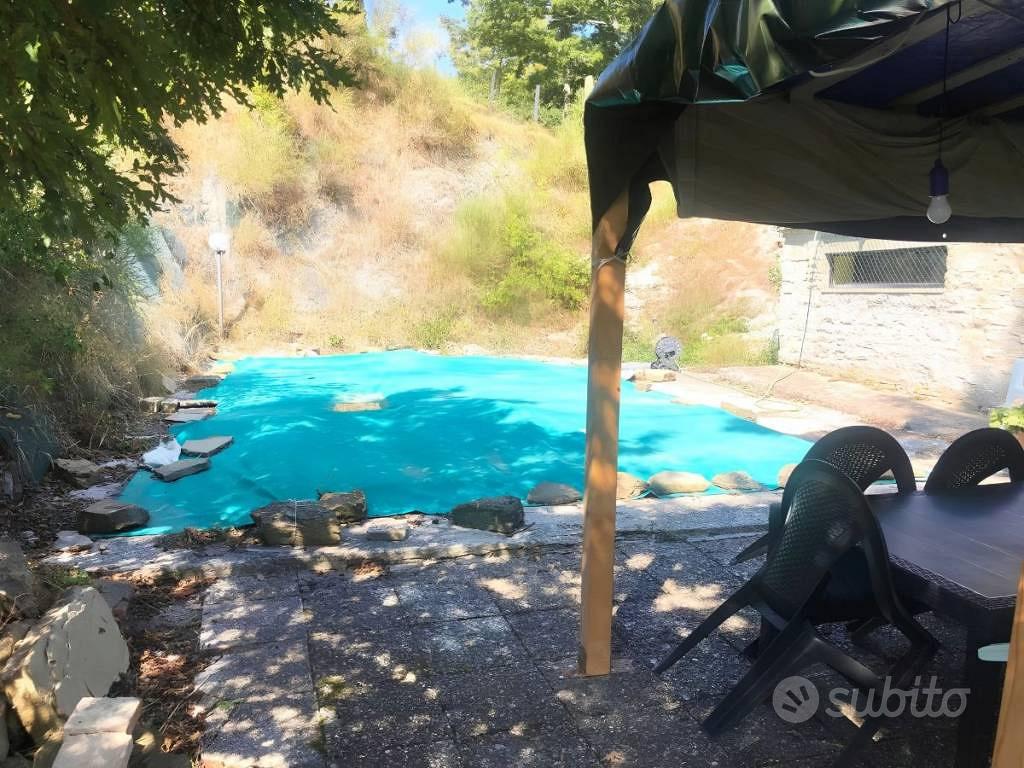 Rustico / Casale di 295 m² con più di 5 locali e b - Altro