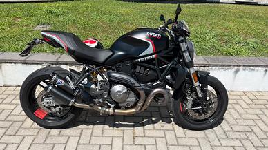 Ducati Monster 821 stealth
