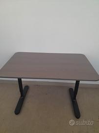 scrivania IKEA 
