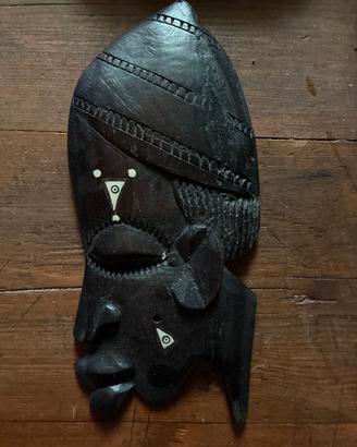 Maschera in legno, provenienza Africa