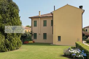 Porzione di casa da ristrutturare in pieno centro