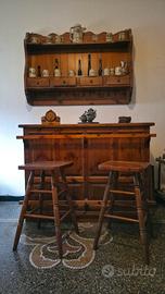 Mobile bar +sgabelli +piattaia+mobiletto