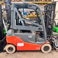 Carrello elevatore muletto Toyota anno 2015