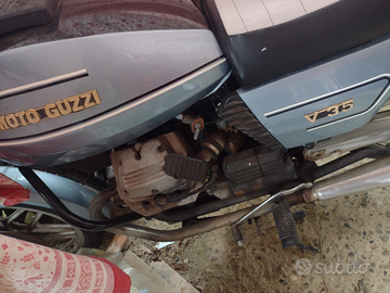 Motocicletta Guzzi V35 d'epoca