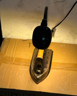 Lampada abatjour comodino artiginale ferro stiro