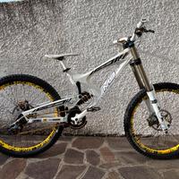 Intense M9 Fro 27.5 Braking First Deemax Fox 40