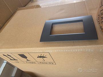 placca bticino living air 4posti
