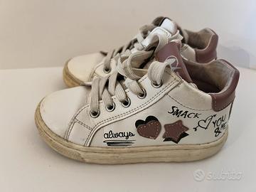 Scarpa bambina Naturino con zip laterale taglia 26