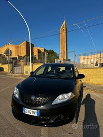 Lancia Ypsilon 1.0 FireFly 5 porte S&S Hybrid Oro