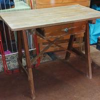 Tavolo capretta anni '50 in abete