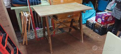 Tavolo capretta anni '50 in abete