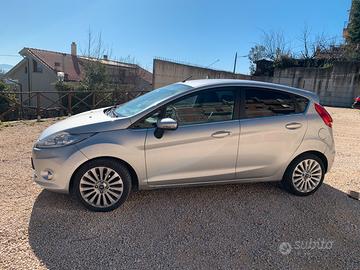 Ford fiesta 6a serie titanium 1.4 TDI