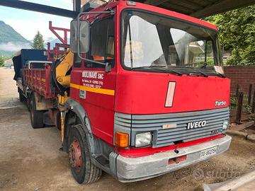  IVECO  camion