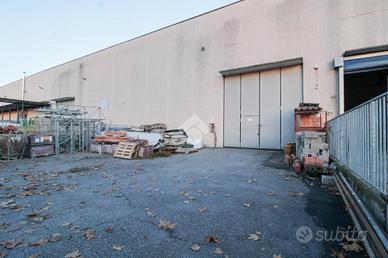 CAPANNONE A PESCHIERA BORROMEO