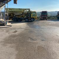 Astra hd6 8445 con betonpompa Coime M28