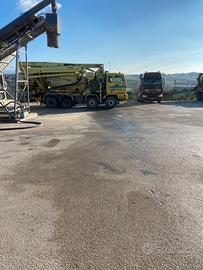 Astra hd6 8445 con betonpompa Coime M28