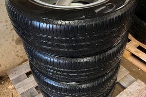 4 CERCHI IN LEGA 14” (6J*14H2 ET38) con 4 Gomme