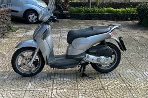 Scarabeo 200 5600KM ORIGINALI