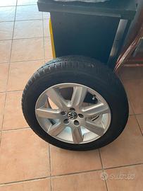 Gomme da neve con cerchi in lega 