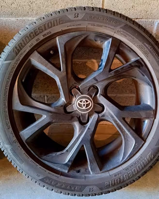 4 cerchi Toyota C-HR R18 + Bridgestone invernali