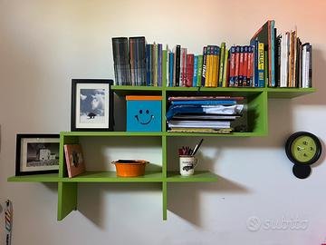 Scaffale da appendere laccato verde