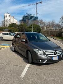 Mercedes Benz Classe B grigia