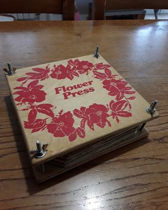 pressa per fiori in legno vintage