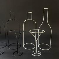 Silhuette in metallo Serax bottiglie e bicchieri