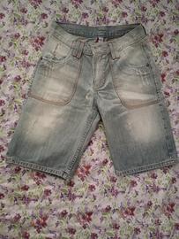 Pantaloni di jeans al ginocchio