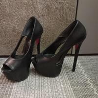 Scarpe Sandali Décolleté spuntate nere - Sharlene