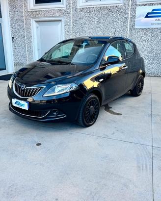 Ypsilon 1.0 FireFly 5 porte S&S Hybrid Silver