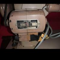 macchina da cucire Singer anni 50