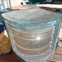 antica lampada navale in ottone