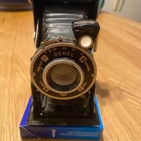 Antica macchina fotografica