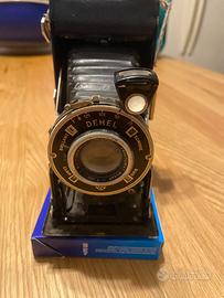 Antica macchina fotografica