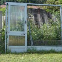 Telaio in alluminio con porta per