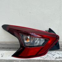 Vendiamo stop posteriore sx nissan micra k14